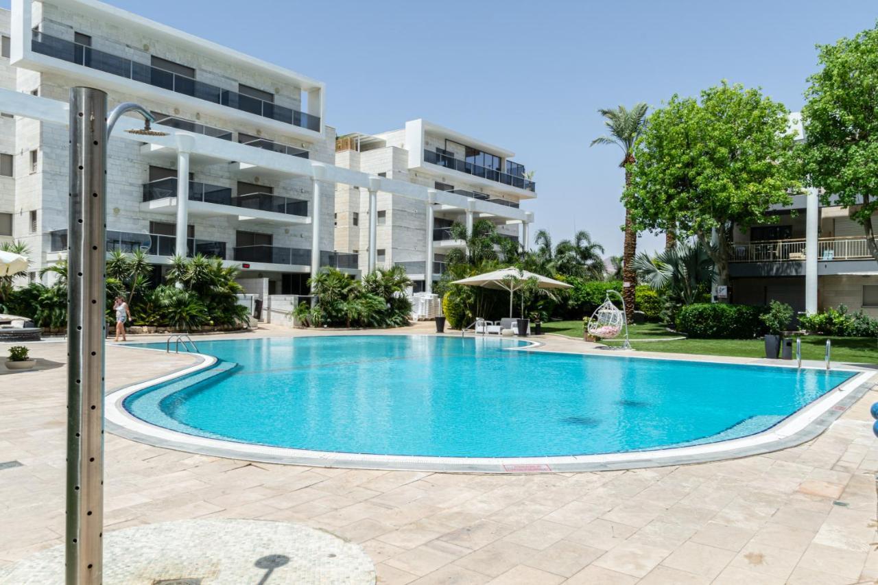 דירת גן פונה לבריכה - Pool Garden View Eilat Apartment Ngoại thất bức ảnh