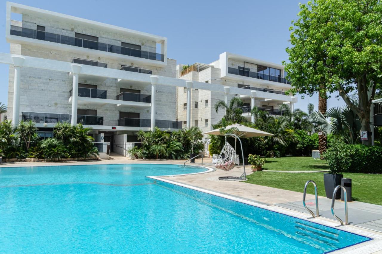 דירת גן פונה לבריכה - Pool Garden View Eilat Apartment Ngoại thất bức ảnh