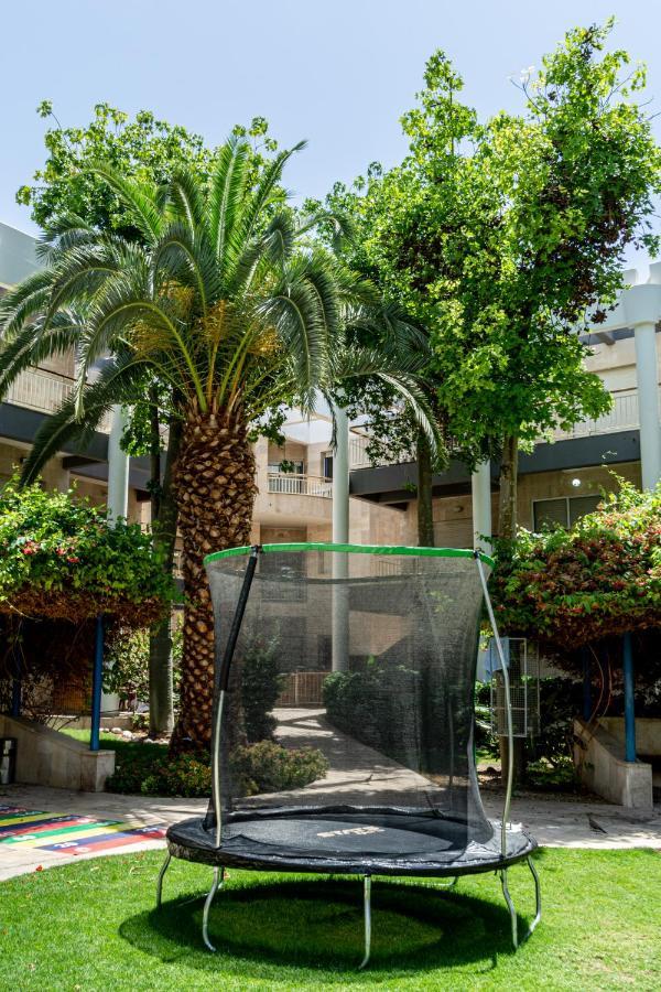 דירת גן פונה לבריכה - Pool Garden View Eilat Apartment Ngoại thất bức ảnh