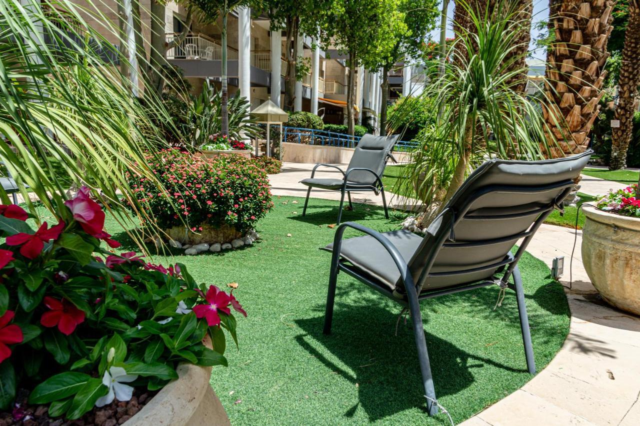 דירת גן פונה לבריכה - Pool Garden View Eilat Apartment Ngoại thất bức ảnh