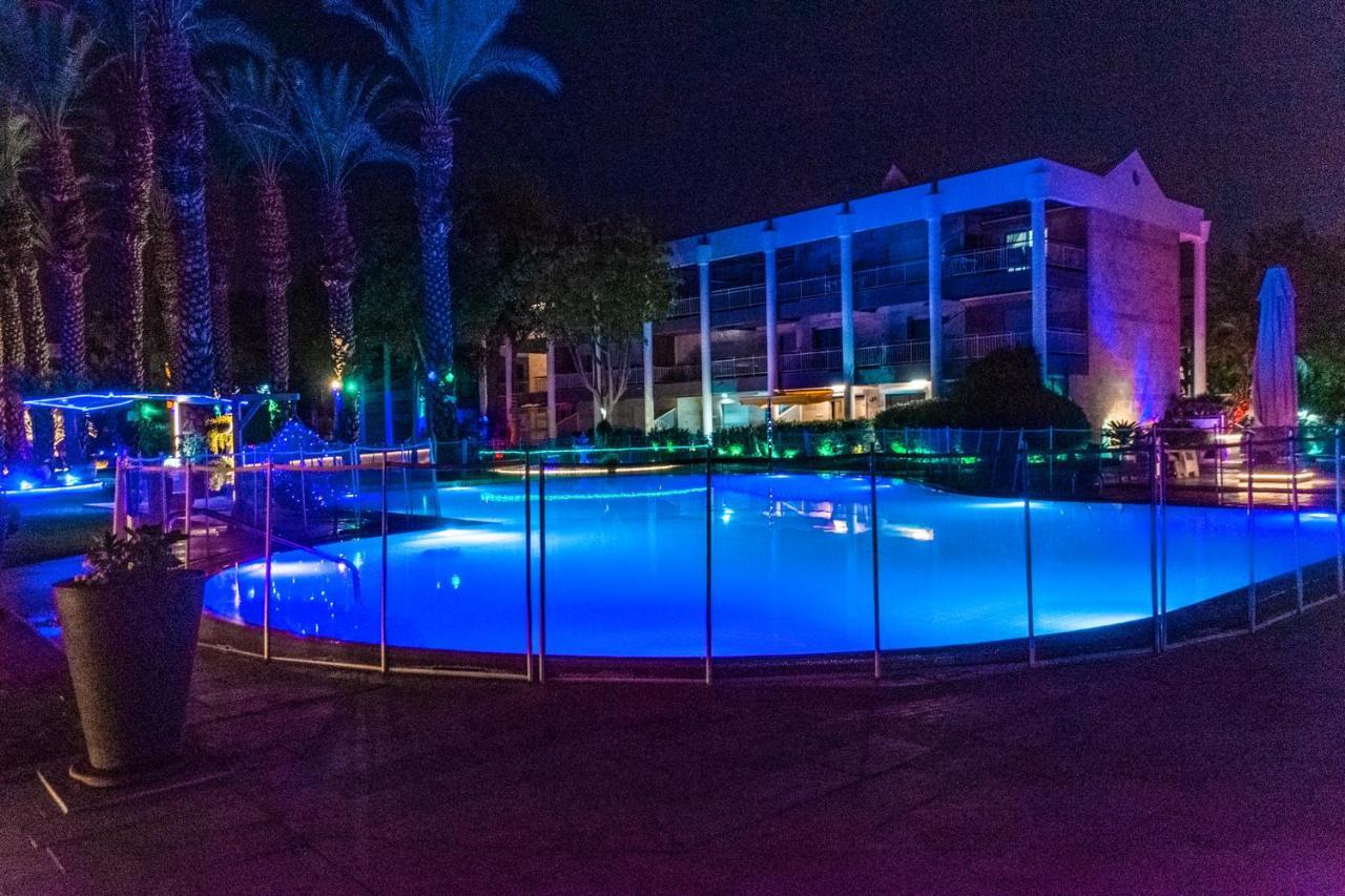 דירת גן פונה לבריכה - Pool Garden View Eilat Apartment Ngoại thất bức ảnh
