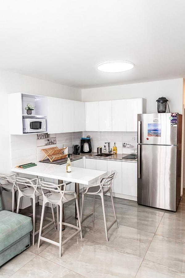 דירת גן פונה לבריכה - Pool Garden View Eilat Apartment Ngoại thất bức ảnh