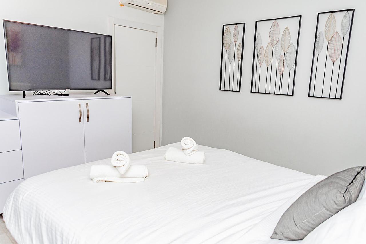 דירת גן פונה לבריכה - Pool Garden View Eilat Apartment Ngoại thất bức ảnh
