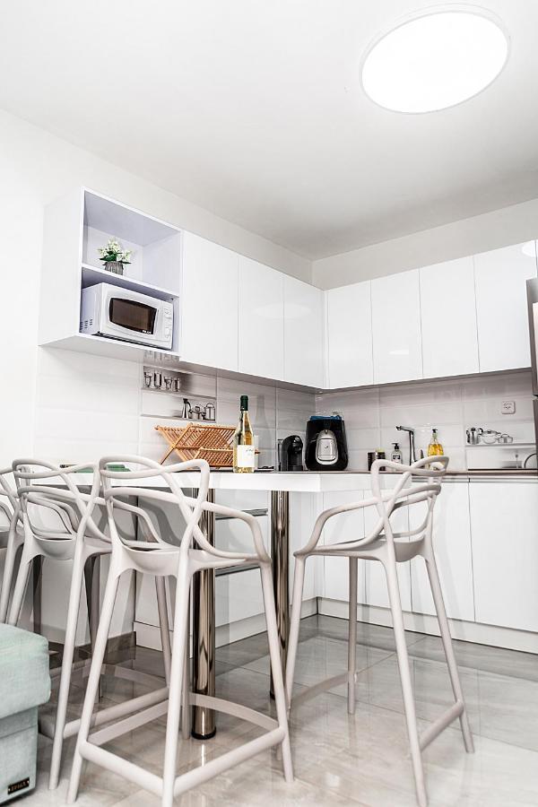 דירת גן פונה לבריכה - Pool Garden View Eilat Apartment Ngoại thất bức ảnh