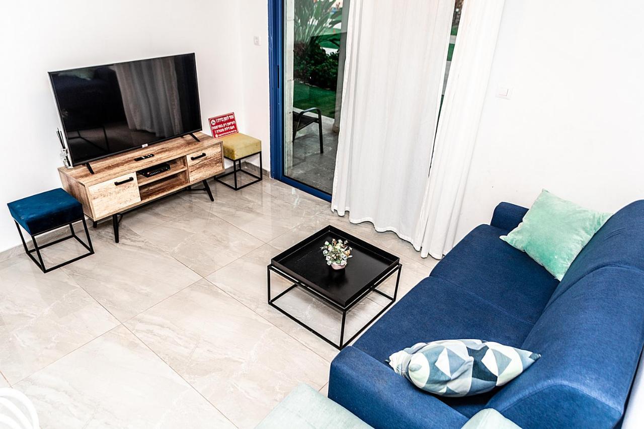 דירת גן פונה לבריכה - Pool Garden View Eilat Apartment Ngoại thất bức ảnh