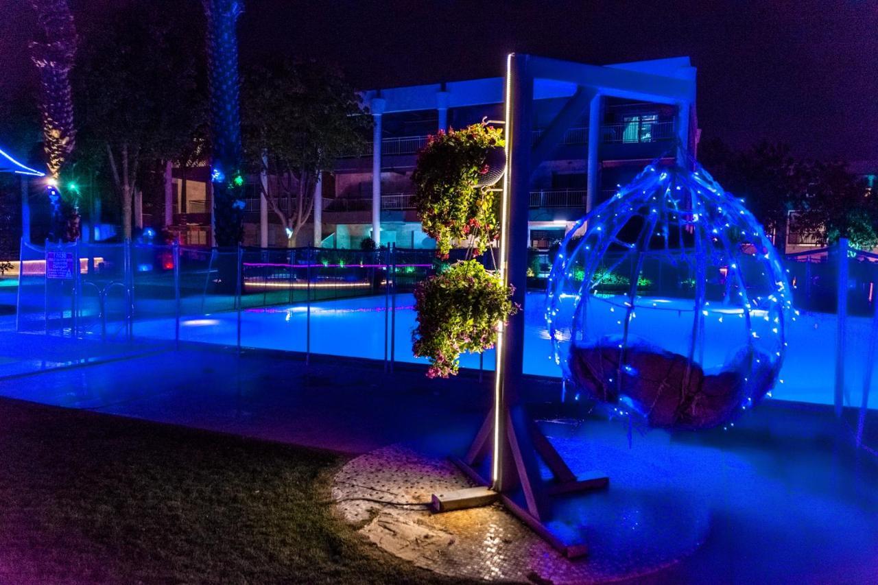 דירת גן פונה לבריכה - Pool Garden View Eilat Apartment Ngoại thất bức ảnh