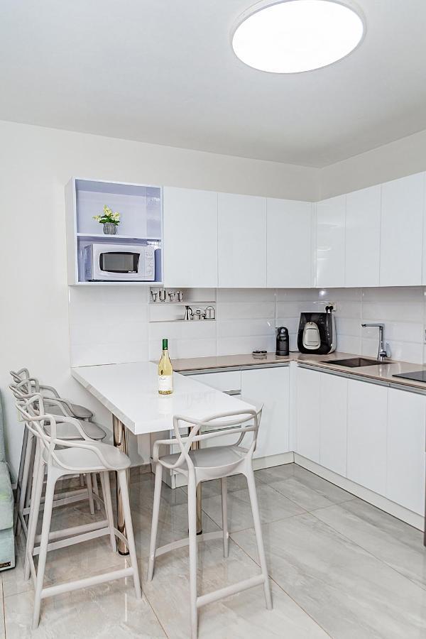 דירת גן פונה לבריכה - Pool Garden View Eilat Apartment Ngoại thất bức ảnh