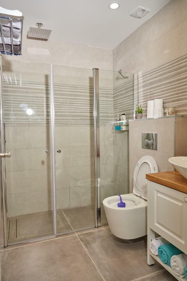 דירת גן פונה לבריכה - Pool Garden View Eilat Apartment Ngoại thất bức ảnh