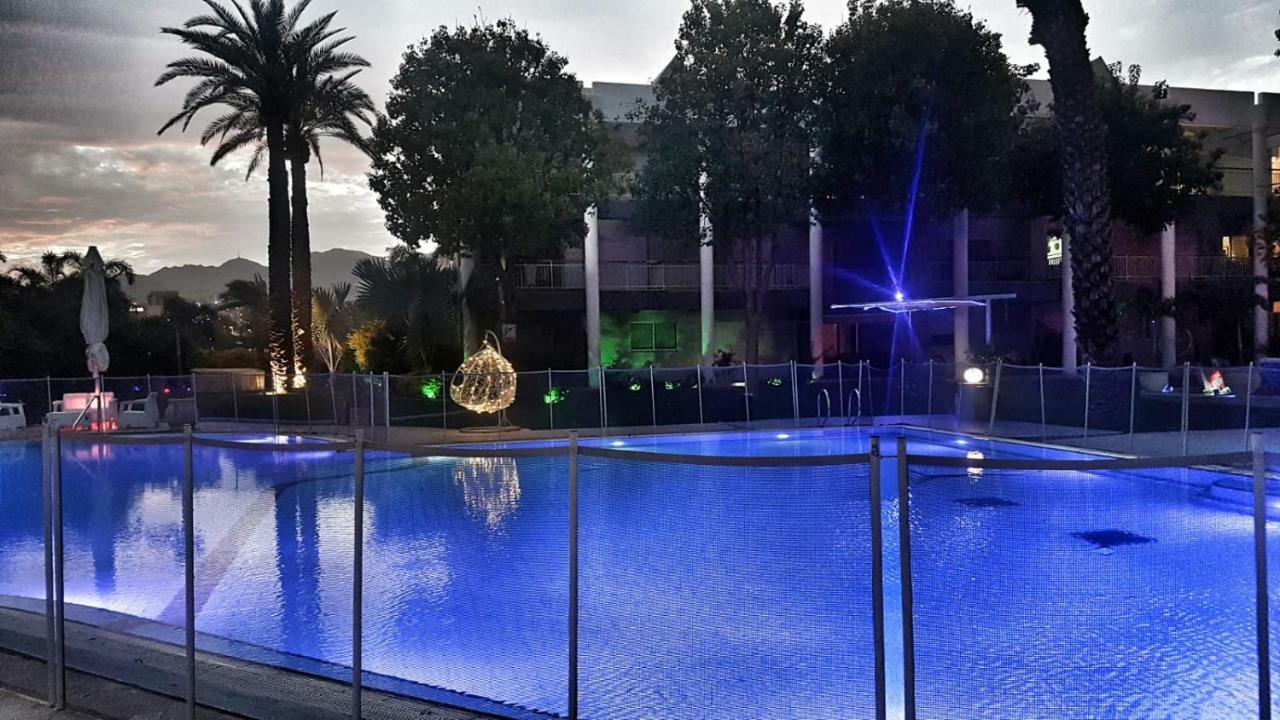 דירת גן פונה לבריכה - Pool Garden View Eilat Apartment Ngoại thất bức ảnh